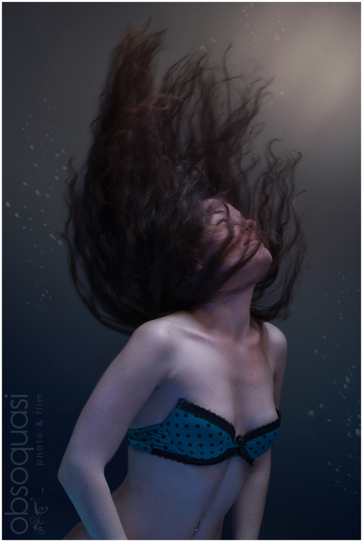 How to Fake underwater photography with studio lights